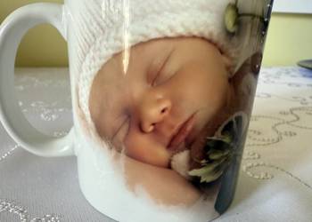 Kubek Z Motywem Niemowlaka z Napisem Dziękujemy za Ofiarowaną Pomoc