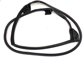 USZCZELKA DRZWI TYŁ LEWA WEWNĘTRZN LEXUS LBX Crossover