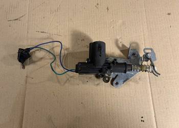 Zamek klapy tylnej Ford fiesta mk6