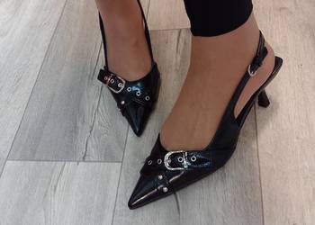 (41/42) Czarne, Zdobione czółenka wieczorowe z odkrytą piętą, NOWE