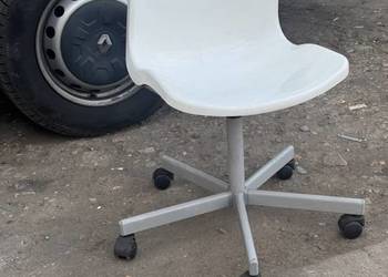 Krzesło biurowe obrotowe białe