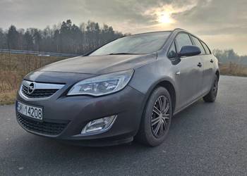 samochód opel astra