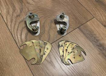 Zaczep zamka drzwi lewy prawy Fiat 126 p, Polonez OE 7660015