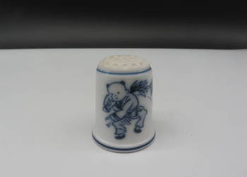 Naparstek z porcelany Okura Japan