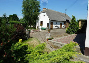 Działka zabudowana starą szkołą|jez.Niepruszewskie