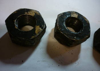 Urał 4320 nakrętka koła prawa.