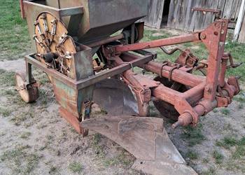 Sadzarka do ziemniaków/pług 2 skibowy Sadzarka do ziemniaków/pług 2 skibowy