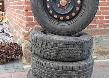 Sprzedam 4 opony wielosezonowe wraz z felgami, 215/65 R16