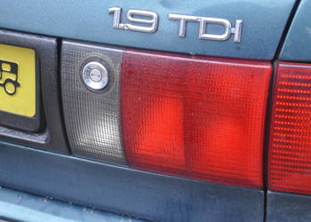 Lampy Tył Para  wewnętrzne Lewa Prawa Audi 80 B4  Sedan Hella Ładne