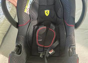 Fotelik samochodowy Ferrari