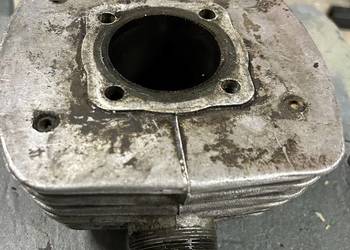 Cylinder wsk 125 z tłokiem