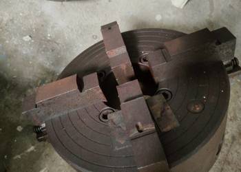 Uchwyt tokarski czteroszczękowy. Uchwyt tokarski czteroszczękowy.