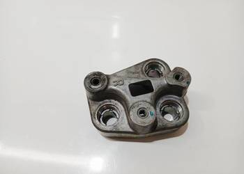 UCHWYT ŁOŻYSKA GŁÓWNEGO PRAWY BMW E93 7157756