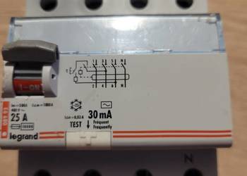 Wyłacznik różnicowoprądowy 25A 089 93