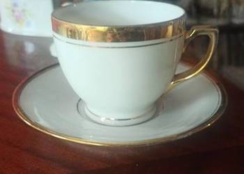 Filiżanka Czechoslovakia.  Biała porcelana.  Ze złoceniami. Filiżanka Czechoslovakia.  Biała porcelana.  Ze złoceniami.