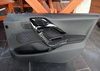 Boczek drzwi prawy przód Peugeot 208 I