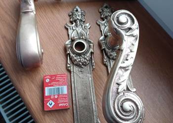 Szyldy I klamki do dużych drzwi, bram kamienic, kościołów  itp.