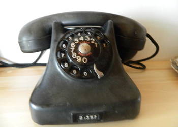 stary telefon na tarcze , tarczowy