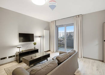 2 pokoje | Po remoncie | Park i garaż | Centrum