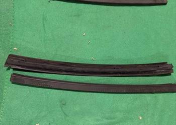 Listwa + uszczelka słupka B BMW e24