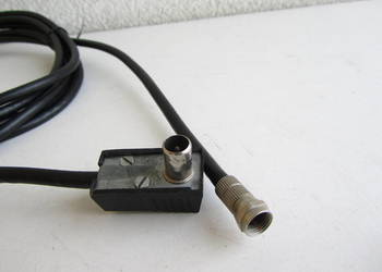 Kabel TV czarny antenowy wtyk kątowy/wtyk antenowy F44005