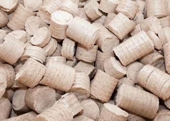 Tani opał brykiet drzewny (jak węgiel, drewno, rozpałka)