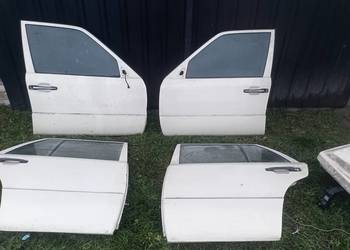 Sprzedam części Mercedes W124 części blacharskie drzwi Madzia