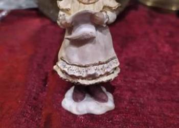 Stara figurka dziewczynka Aniołek kompozyt