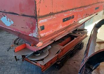 Rozsiewacz nawozu KHUN