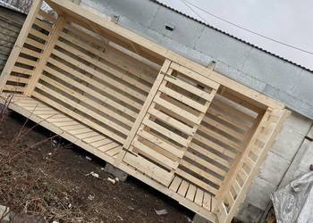 Drewutnia z zabudowa na kosze 400x90