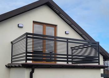 Balustrada balkonowa, stalowa barierka panelowa 8020