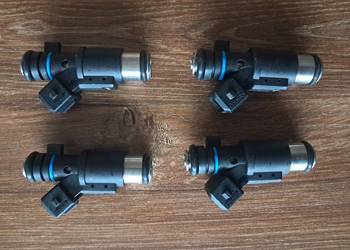 Nowe 4 szt wtryskiwacze paliwa 01F002A do Peugeot, CItroen