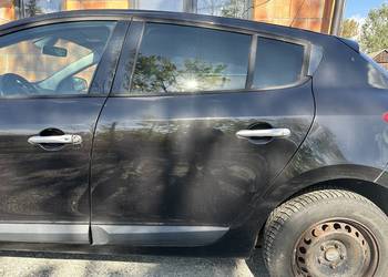 Megane 3 DRZWI LEWY Tył NV676