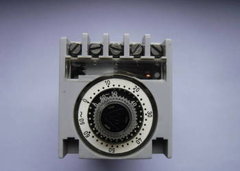 ZR 720/61 Dold Zeitrelais 115V 60Hz 2,5-50s Time relay