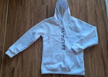 nowa biała bluza rozmiar z ubrania L ale to raczej M brak metki Długość cał