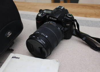Nikon D90 i Sigma 18-200 mm f/3.5-6.3 HSM DSLR aparat fotograficzny