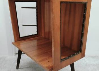 Stolik pod radio-telewizor (model z żyłkami) PRL