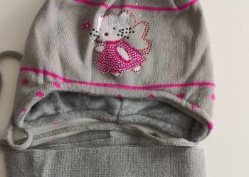 Czapka z szalikiem dla dziewczynki.