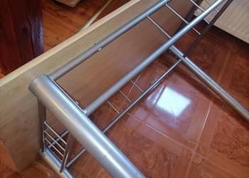 Sprzedam stół ,nogi metalowe mocny .Możliwość transportu