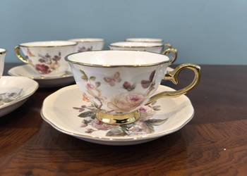 Piękny zestaw porcelany kawowo herbaciany 6 części, kwiaty