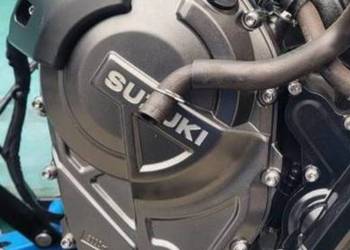 SUZUKI GSX 8 R GSX8R S GSX8S OEM KAPA SPRZĘGŁA DEKIEL POKRYWA OSŁONA