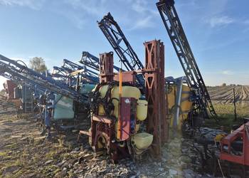 Opryskiwacz zawieszany 800L 1000L Hardi Berthoud Opryskiwacz zawieszany 800L 1000L Hardi Berthoud