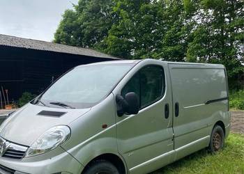 Opel Vivaro Sportive 1.9 114KM 2008r anglik po przekładce