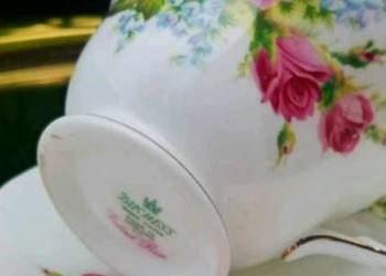 Porcelana zdobiona motywem róż