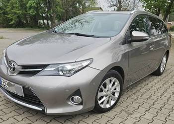TOYOTA AURIS TOURING