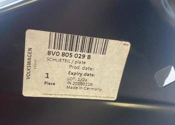 audi a3 8v. Uchwyt błotnika lewy