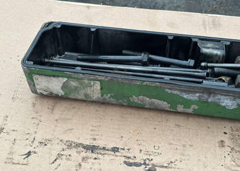 John Deere 3215 3220 3415 3420 Osłona Zaworów RE70401