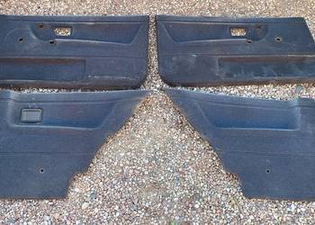 Boczki VW Golf MK2 3d Czarne materiał + plastik