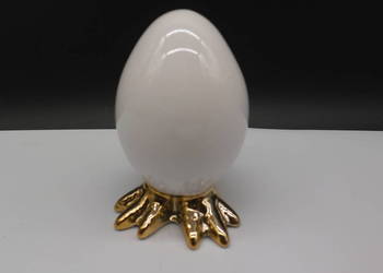 Eleganckie Ceramiczne Jajko Wielkanocne na Złotej Podstawie