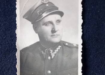 Zdjęcie podporucznika LWP z wczesnego PRL ( lata 40-e/50-e). Pabianice. Zdjęcie podporucznika LWP z wczesnego PRL ( lata 40-e/50-e). Pabianice.